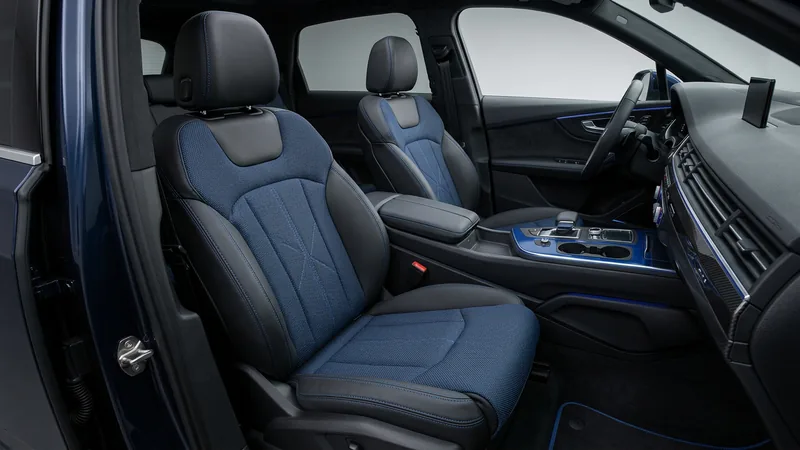Capas para bancos automotivos sob medida instaladas em carro em Pindamonhangaba